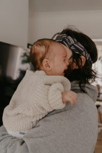 calmar a un bebé cuando llora